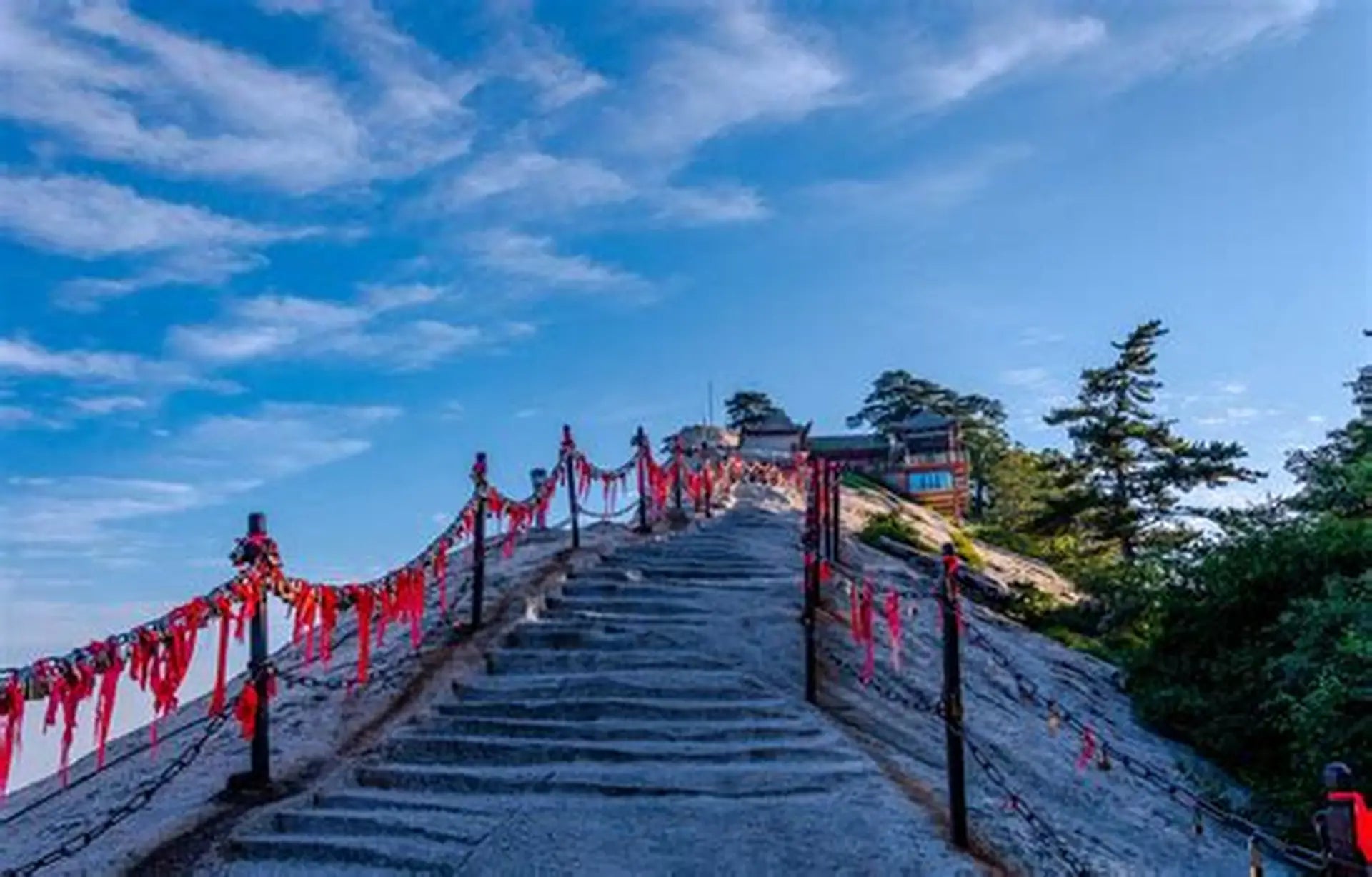 Xi’an 4-Day Small Group Tour | Huashan | Terracotta Army | Free Shows • No Shopping
